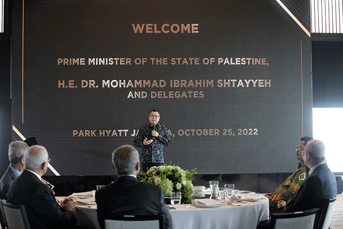 Executive Chairman MNC Group, Hary Tanoesoedibjo menggelar pertemuan dengan Perdana Menteri (PM) Palestina Mohammad IM Shtayyeh di Hotel Park Hyatt.