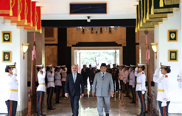 Menteri Pertahanan Prabowo Subianto menerima kunjungan resmi Perdana Menteri Palestina Mohammed Ibrahim Shtayyeh di Kementerian Pertahanan.