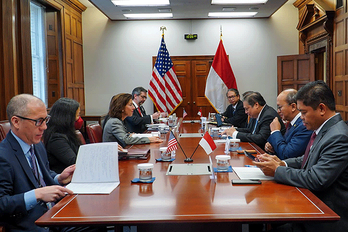 Pertemuan tatap muka antara Menteri Koordinator Bidang Perekonomian Airlangga Hartarto dengan Gina Raimondo, US Secretary of Commerce pada Selasa (25/10/2022).
