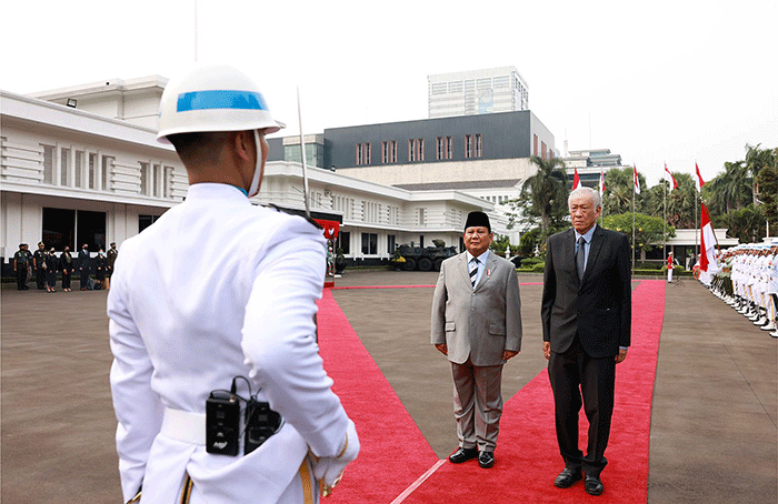 Menteri Pertahanan Republik Indonesia Prabowo Subianto menerima kunjungan kehormatan Menteri Pertahanan Singapura YM. DR. Ng Eng Hen di Kemhan.