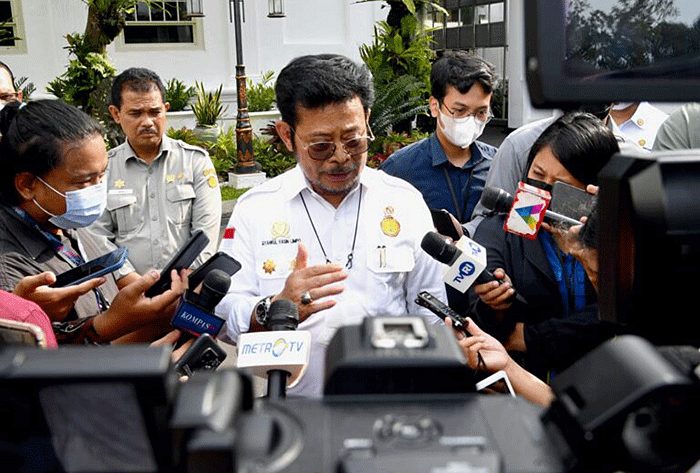 Presiden Joko Widodo menggelar rapat untuk membahas ketersediaan stok beras bersama sejumlah jajarannya di Istana Merdeka, Jakarta, Senin (31/10/2022).