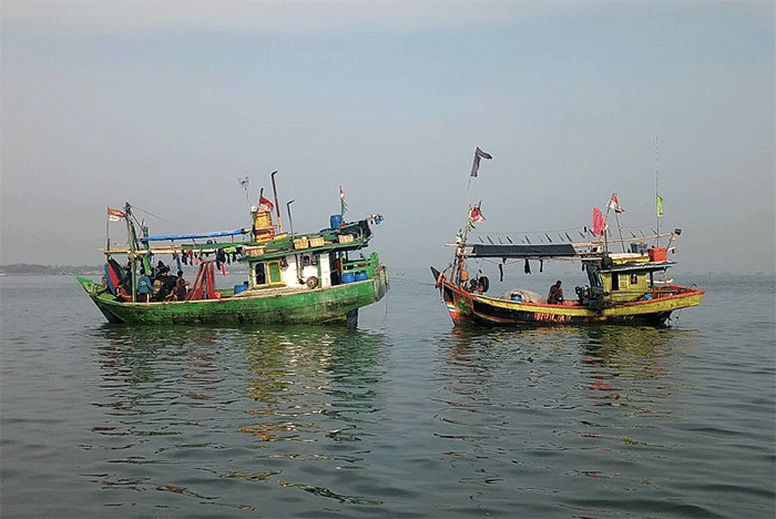 Aktivitas nelayan di Pulau Panggang, Kepulauan Seribu, Senin (31/10/2022).