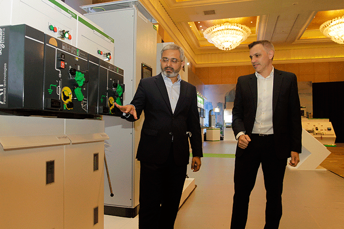 Peluncuran SM AirSet, salah satu solusi hijau dan digital terbaru yang diperkenalkan di Innovation Summit Jakarta 2022.