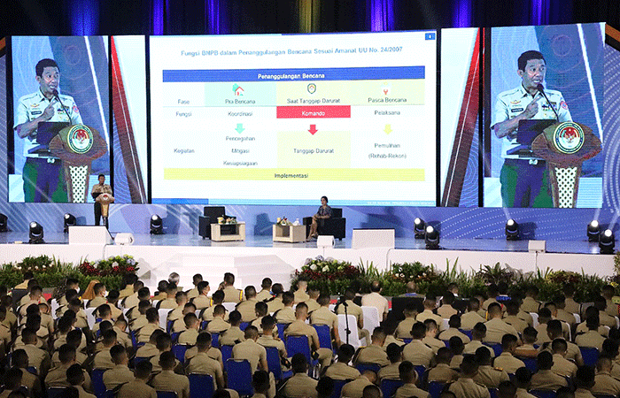 Kepala BNPB Letjen TNI Suharyanto menjadi pembicara pada Kuliah Umum yang diikuti oleh Praja IPDN dan Civitas Academica IPDN di Kampus IPDN.