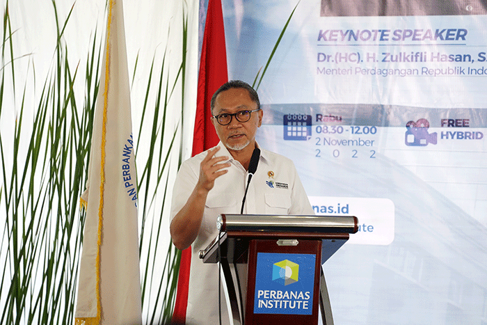 Mendag Zulkifli Hasan saat memberikan pidato kunci Seminar Nasional bertema “Kebijakan Perdagangan, Stabilitas Harga, dan Kondisi Industri Perbankan”.