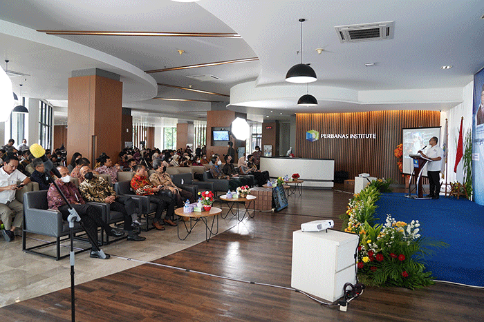 Mendag Zulkifli Hasan saat memberikan pidato kunci Seminar Nasional bertema “Kebijakan Perdagangan, Stabilitas Harga, dan Kondisi Industri Perbankan”.