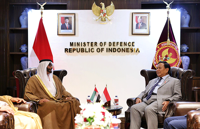 Menteri Pertahanan Republik Indonesia Prabowo Subianto menerima kunjungan kehormatan Menteri Urusan Pertahanan Negara Uni Emirat Arab Mohammed Ahmed Al Bowardi.