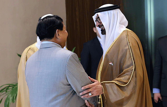 Menteri Pertahanan Republik Indonesia Prabowo Subianto menerima kunjungan kehormatan Menteri Urusan Pertahanan Negara Uni Emirat Arab Mohammed Ahmed Al Bowardi.