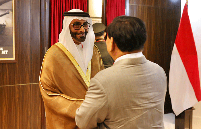 Menteri Pertahanan Republik Indonesia Prabowo Subianto menerima kunjungan kehormatan Menteri Urusan Pertahanan Negara Uni Emirat Arab Mohammed Ahmed Al Bowardi.