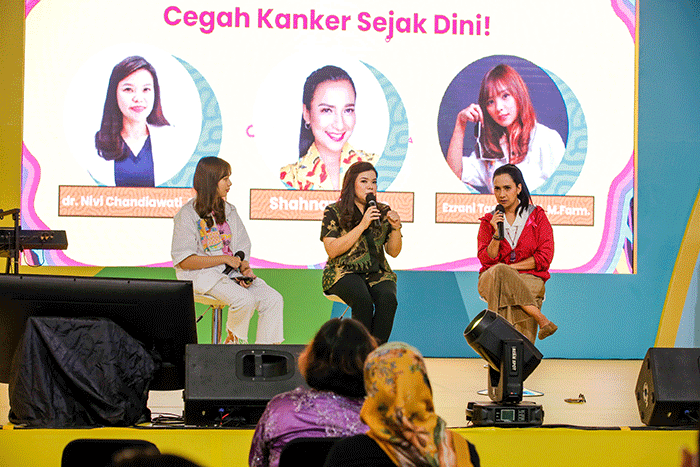 Kegiatan talkshow tersebut berlangsung interaktif dan sesekali diselingi aktivitas seperti olahraga ringan.