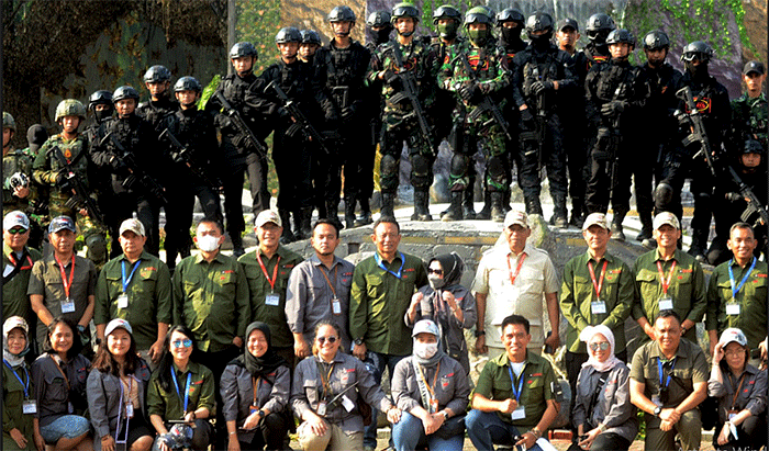 Penutupan Indo Defence 2022 menampilkan atraksi kesenian nasional Reog Ponorogo di pameran Indo Defence 2022, JI-EXPO, Kemayoran, Jakarta Pusat.