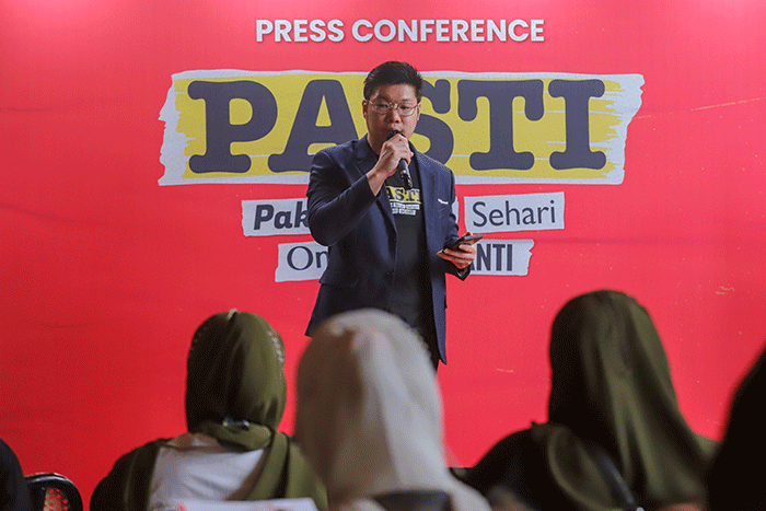 Peluncuran program Paket Telat Sehari Ongkir Diganti (PASTI) di kawasan Kemang, Jakarta Selatan, Selasa (8/11/2022).