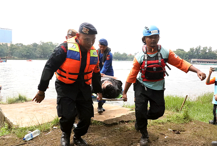 Apel Kesiapsiagaan dan Simulasi Penanganan Bencana Banjir bertempat di Danau Jambore, Depok, Jawa Barat, Rabu (9/11/2022).