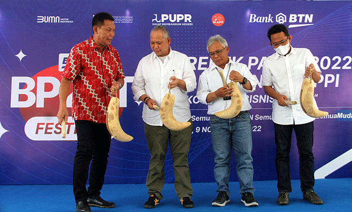 Gerebek Pasar 2022 Bank BTN dan IKAPPI di Pasar Klewer, Solo, Jawa Tengah, Rabu (9/11/2022).