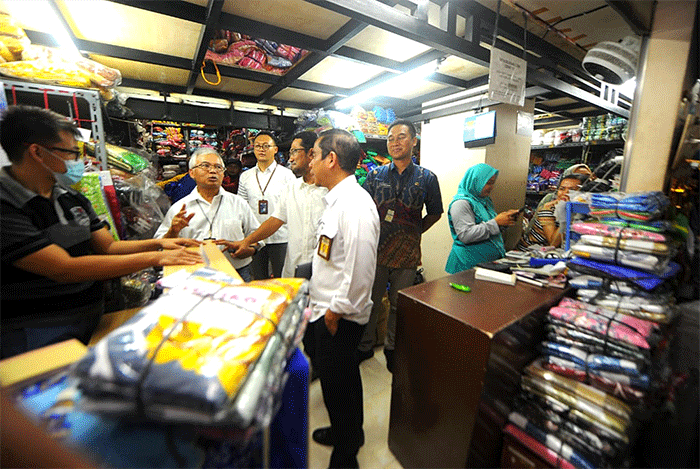 Gerebek Pasar 2022 Bank BTN dan IKAPPI di Pasar Klewer, Solo, Jawa Tengah, Rabu (9/11/2022).