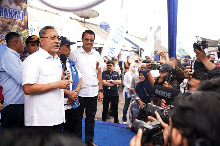 Menteri Perdagangan Zulkifli Hasan kembali melakukan sidak harga barang kebutuhan pokok di Pasar Tanjungsari, Sumedang, Jawa Barat, Jumat (11/11/2022).