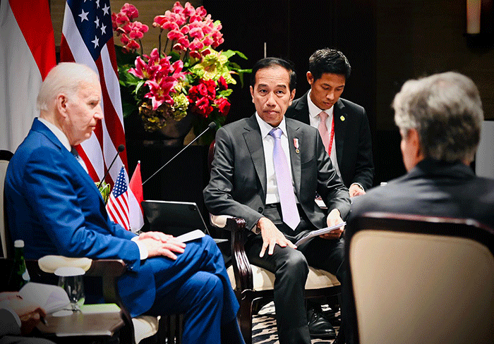 Presiden Joko Widodo (kanan) dan Presiden Amerika Serikat Joe Biden saat melakukan pertemuan bilateral di The Apurva Kempinski Bali, Senin (14/11/2022).