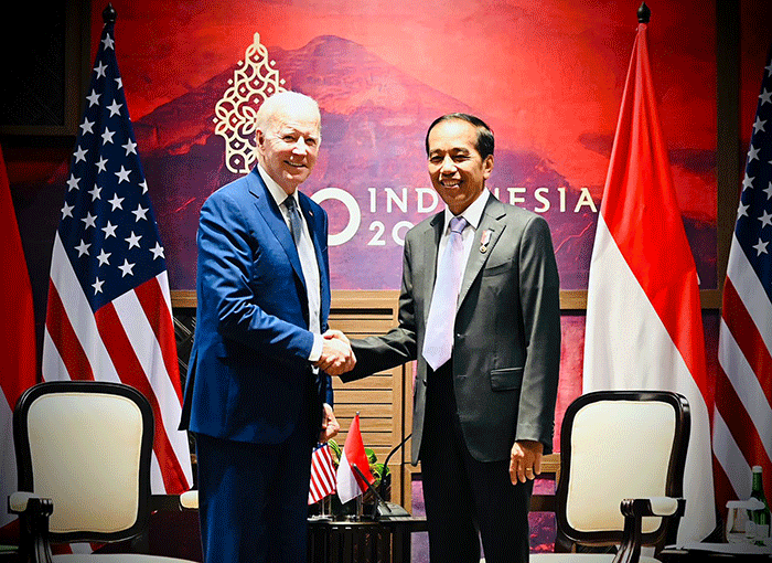 Presiden Joko Widodo (kanan) dan Presiden Amerika Serikat Joe Biden saat melakukan pertemuan bilateral di The Apurva Kempinski Bali, Senin (14/11/2022).