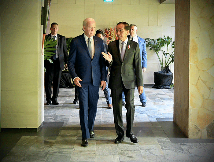 Presiden Joko Widodo (kanan) dan Presiden Amerika Serikat Joe Biden saat melakukan pertemuan bilateral di The Apurva Kempinski Bali, Senin (14/11/2022).