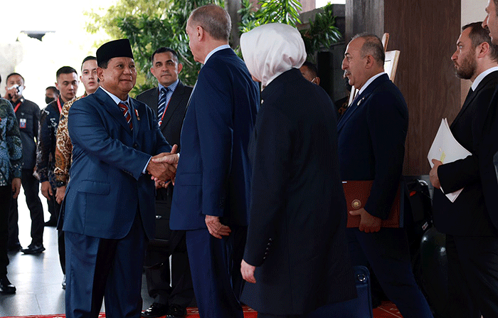 Menteri Pertahanan Prabowo Subianto mendampingi Presiden Joko Widodo dalam pertemuan Bilateral dengan Presiden Turki Recep Tayyip Erdogan di Nusa Dua.