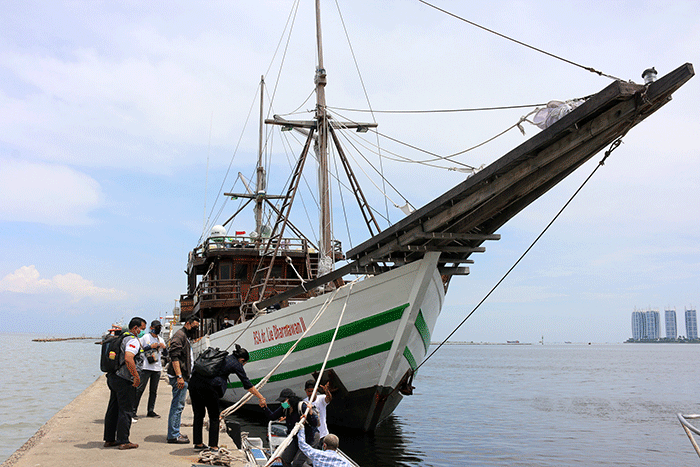 Gandeng MNC Peduli, RS Apung Lie Dharmawan Salurkan Bantuan Ke Pulau ...