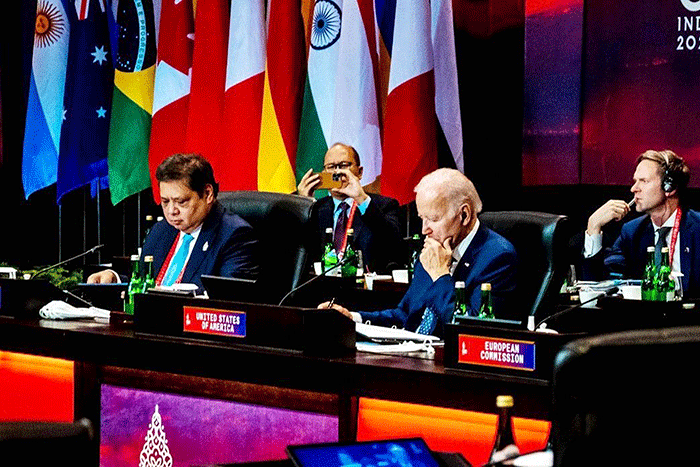 Menteri Koordinator Bidang Perekonomian Airlangga Hartarto mendampingi Presiden Joko Widodo saat bertemu dengan Presiden Amerika Serikat (AS) Joe Biden.