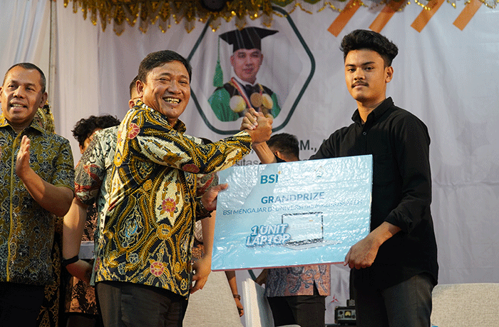 Kegiatan ini merupakan salah satu program literasi yang bertajuk BSI Mengajar yang dilaksanakan Bank Syariah Indonesia.