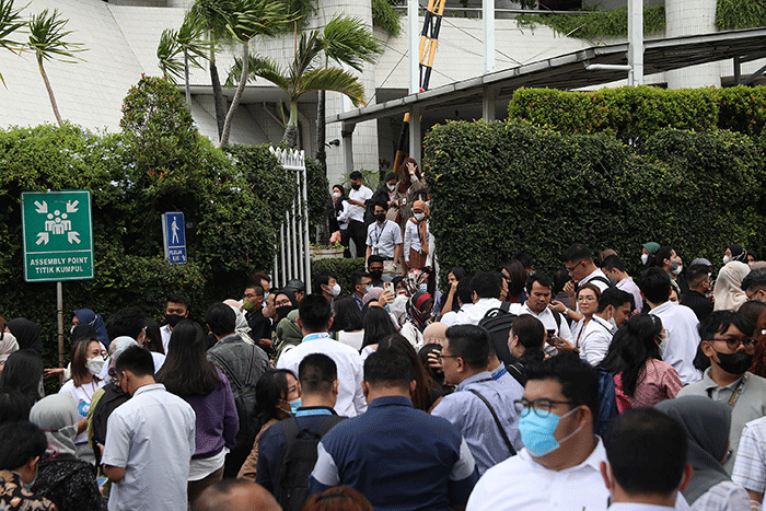 Gempa Cianjur, Karyawan Di Jakarta Berhamburan Keluar Gedung