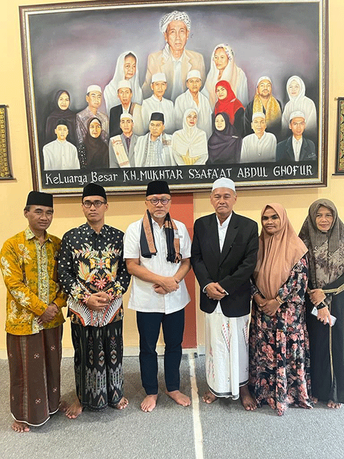 Menteri Perdagangan Zulkifli Hasan memberikan kuliah umum dan silaturahmi di Insitute Agama Islam Darussalam (IAIDA), Ponpes Darussalam Blokagung.