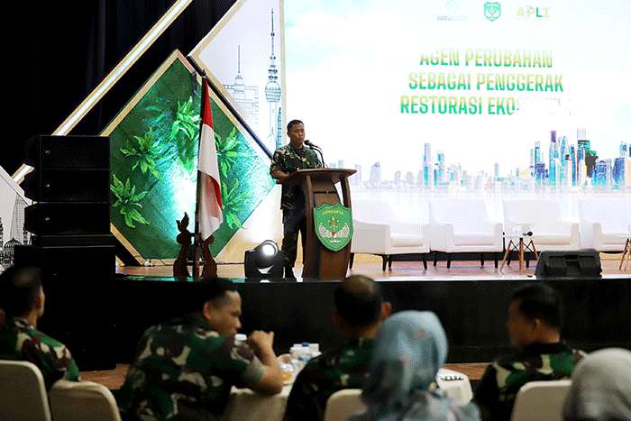 Diskusi bertajuk Agen Perubahan Sebagai Penggerak Restorasi Ekosistem di Aula Sudirman Markas Kodam Jaya, Jakarta, Selasa (22/11/2022).