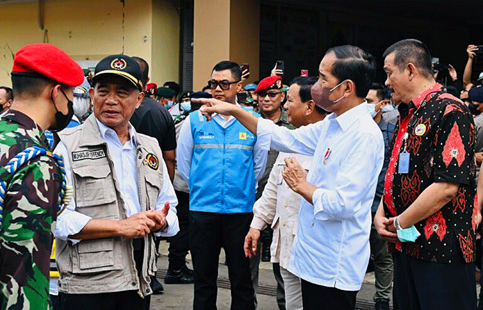 Presiden Joko Widodo mengunjungi Rumah Sakit Umum Daerah (RSUD) Sayang Cianjur, di Kabupaten Cianjur, Jawa Barat, Kamis (24/11/2022).