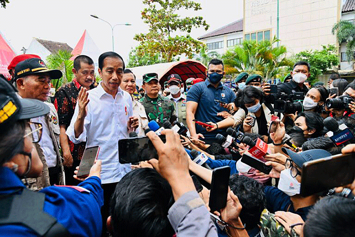 Kunjungi Rsud Sayang Cianjur Presiden Jokowi Pastikan Pasien Korban