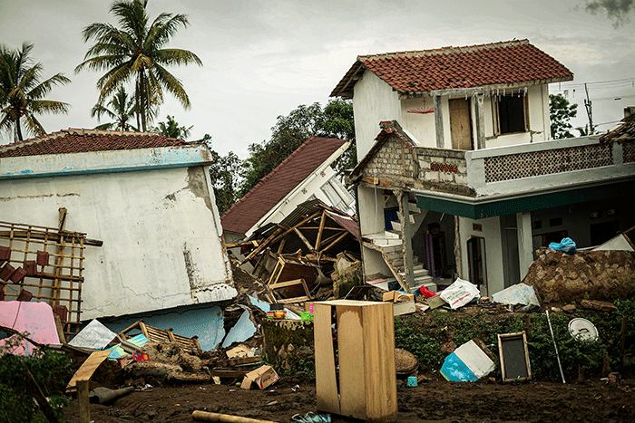 Kondisi rumah warga yang rusak parah akibat gempa di Desa Sarampad, Kecamatan Cugenang, Kabupaten Cianjur, Jawa Barat, Kamis (24/11/2022).