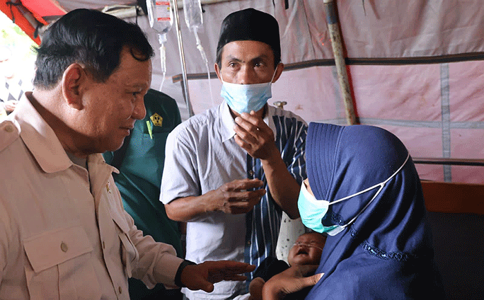 Menteri Pertahanan Prabowo Subianto terjun langsung meninjau korban bencana gempa Cianjur di RSUD Sayang dan tenda pengungsi, Kamis (24/11/2022).