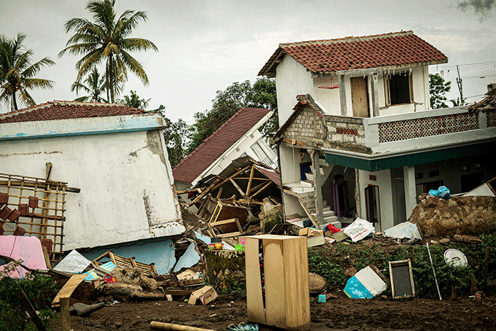 Kondisi rumah warga yang rusak parah akibat gempa di Desa Sarampad, Kecamatan Cugenang, Kabupaten Cianjur, Jawa Barat, Kamis (24/11/2022).