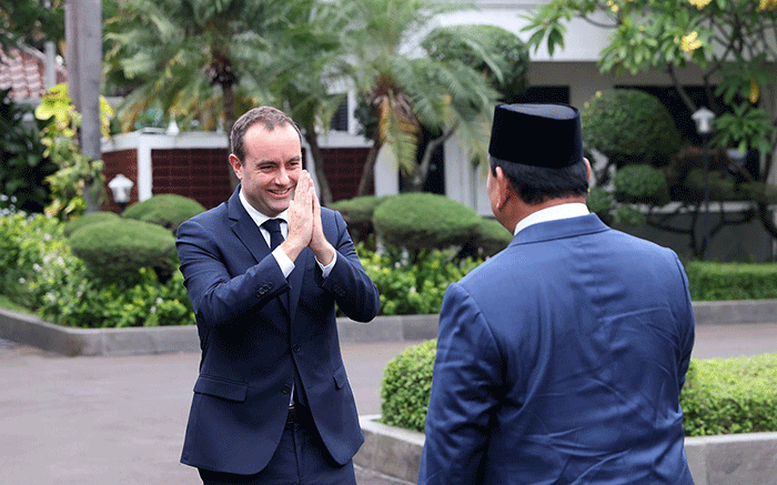 Menteri Pertahanan Prabowo Subianto menerima kunjungan kehormatan Menteri Angkatan Bersenjata National Republik Prancis YM Sébastien Lecornu di Kemhan.