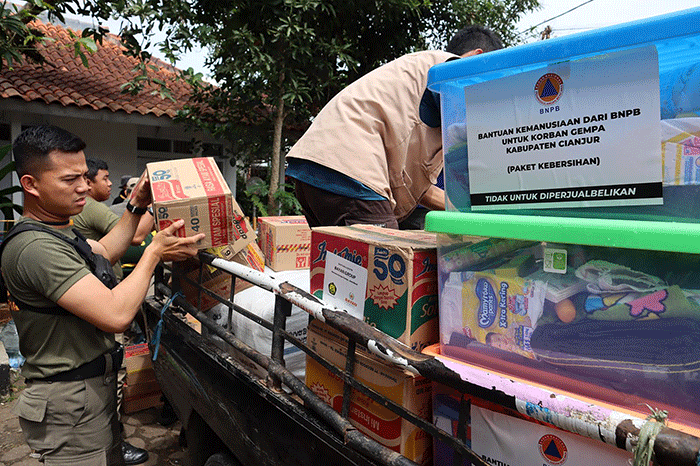 BNPB bersama Pemerintah Kabupaten Cianjur kembali mendistribusikan bantuan logistik untuk warga terdampak gempa bumi magnitudo M5,6.
