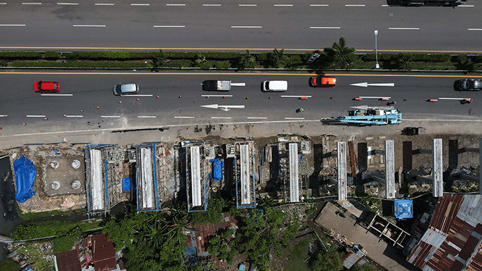Foto udara proyek Tol Makassar New port, Sulsel. Proyek tol Makassar New Port (MNP) Sulawesi Selatan ditarget sudah bisa beroperasi Juni 2023 nanti.