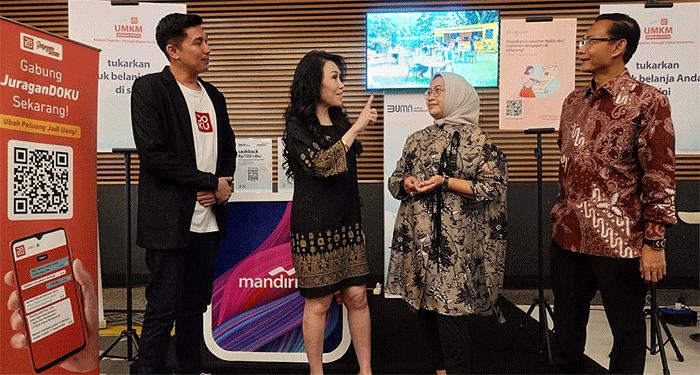 Bazar UMKM Merah Putih 2022 di Jakarta, Selasa (29/12/2022).