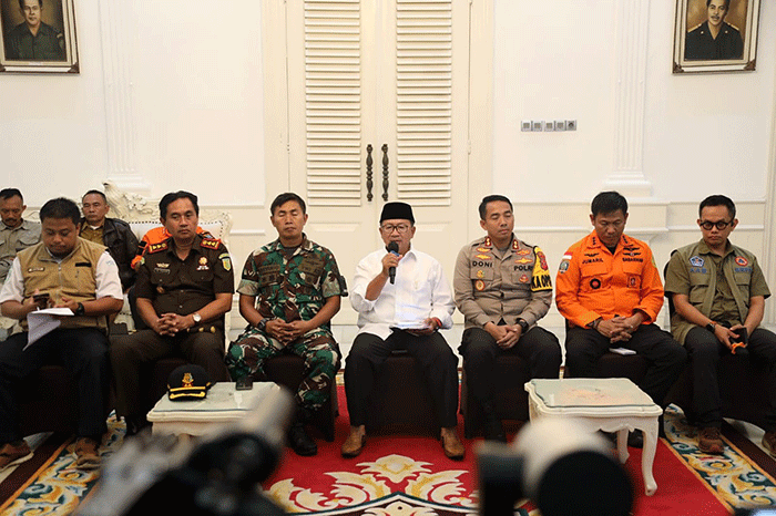 Meskipun komando telah diberikan kepada pemda Kabupaten Cianjur, BNPB, Basarnas, BMKG akan tetap memberikan dukungan pendampingan.