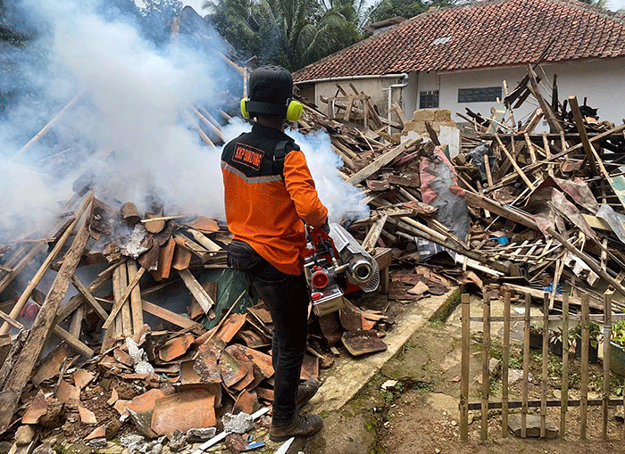 Meskipun komando telah diberikan kepada pemda Kabupaten Cianjur, BNPB, Basarnas, BMKG akan tetap memberikan dukungan pendampingan.