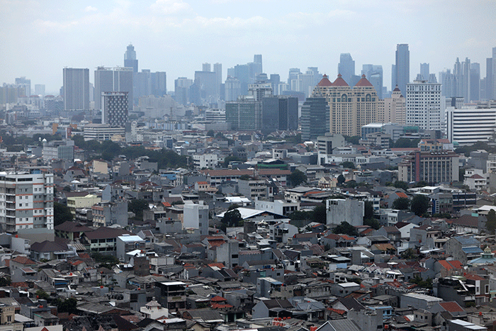 Deretan permukiman warga terlihat dari ketinggian di kawasan Jakarta Pusat, Rabu (30/11/2022).