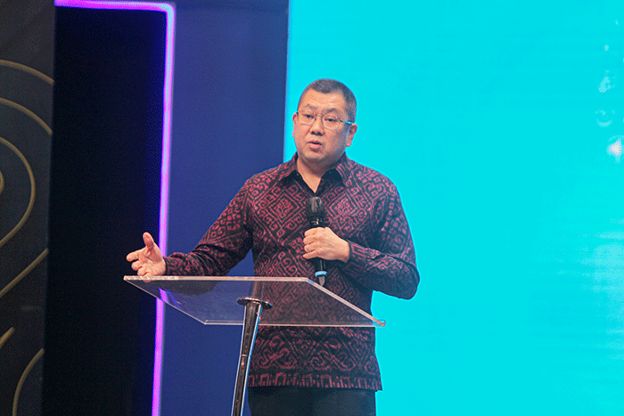 Executive Chairman MNC Group Hary Tanoesoedibjo memberikan arahan kepada karyawan MNC Bank dalam acara Rapat Koordinasi PT Bank MNC Internasional Tbk (BABP).