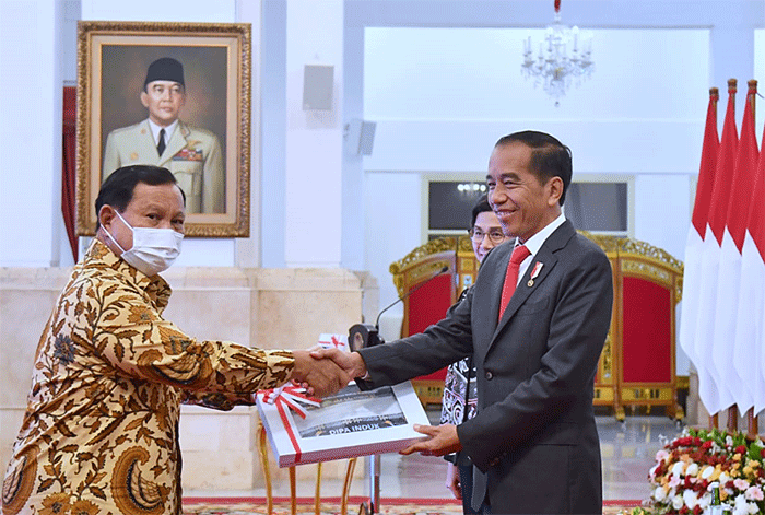 Presiden Joko Widodo menyerahkan Daftar Isian Pelaksanaan Anggaran (DIPA) dan Daftar Alokasi Transfer ke Daerah dan Dana Desa (TKDD) Tahun Anggaran 2023.
