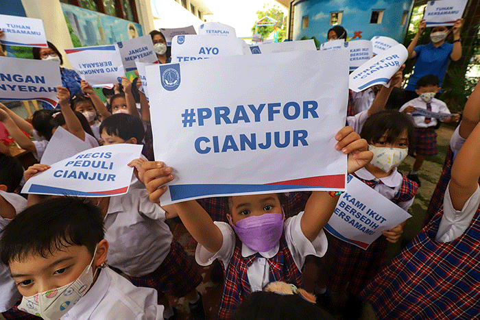 Siswa TK juga berkontribusi dalam memberikan dukungan dan semangat berupa gambar dan tulisan untuk korban gempa Cianjur.