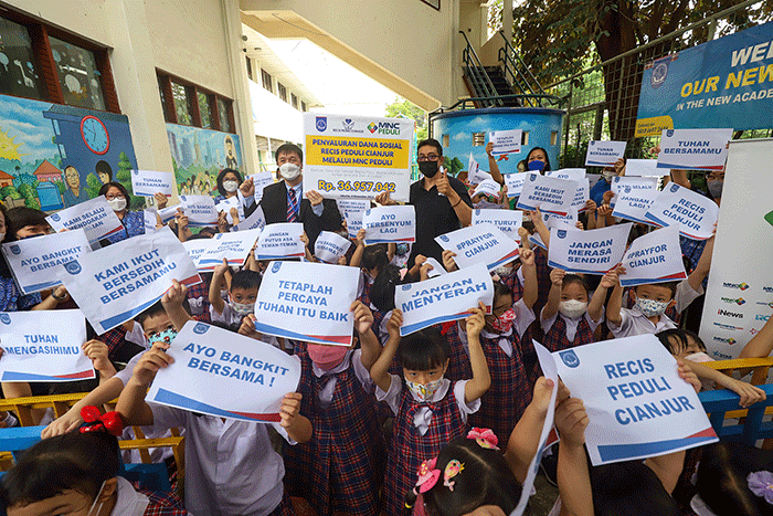 Siswa TK juga berkontribusi dalam memberikan dukungan dan semangat berupa gambar dan tulisan untuk korban gempa Cianjur.
