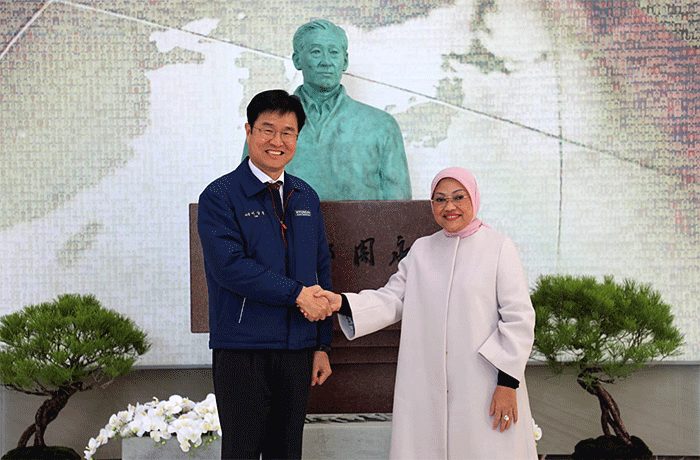 Menteri Ketenagakerjaan Ida Fauziyah melakukan kunjungan kerja ke Hyundai Heavy Industry (HHI) di Ulsan, Korea Selatan, Jumat (2/12/2022).