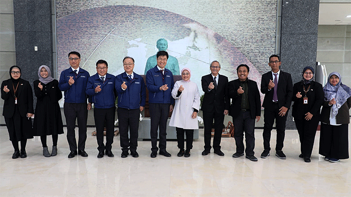 Menteri Ketenagakerjaan Ida Fauziyah melakukan kunjungan kerja ke Hyundai Heavy Industry (HHI) di Ulsan, Korea Selatan, Jumat (2/12/2022).