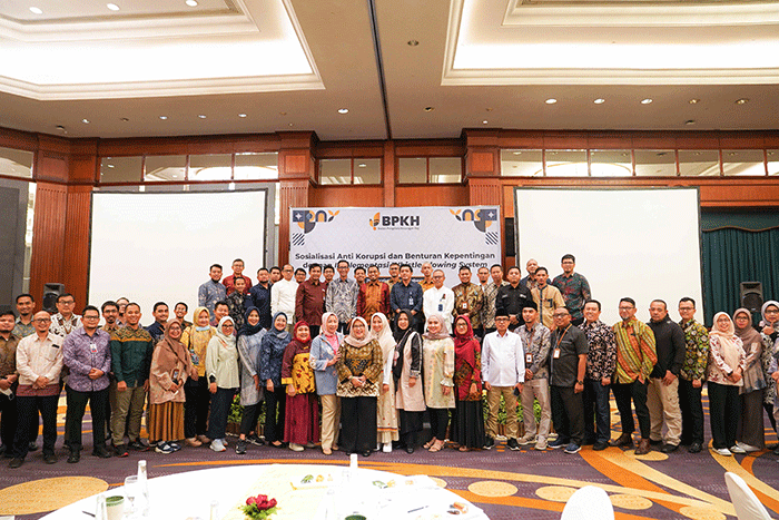 Kasatgas PPG Direktorat Gratifikasi dan Pelayanan Publik KPK Sugiarto saat memberikan sambutan pada diskusi sosialisasi anti korupsi.
