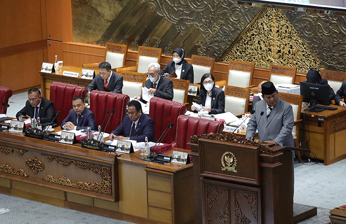 Rapat Paripurna DPR ke-11 masa persidangan II tahun 2022-2023 di Kompleks Parlemen, Senayan, Jakarta, Selasa (6/12/2022).
